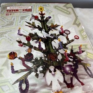 KidsOnroof   Vintage Christmas Tree Totem  3 D Construction puzzle Kit ages 6+